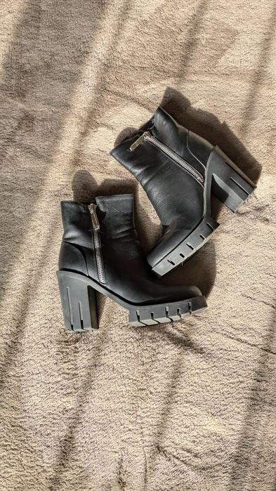 Ботинки кожаные женские