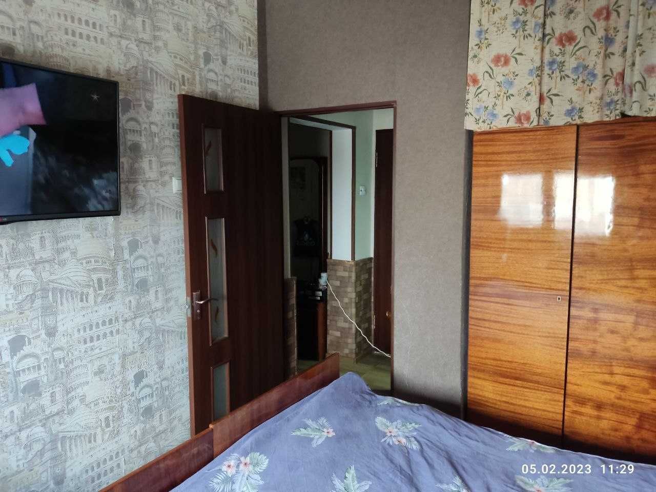 Продаётся на Юнусабаде 14 кв. 2/8/9,рядом с метро Туркистон.63.000