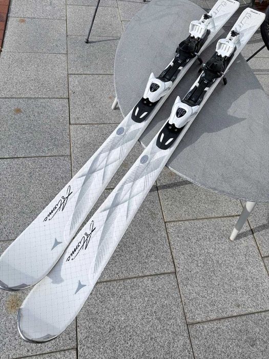 Schiuri ATOMIC Cloud 8 151cm + Clapari ATOMIC nr. 37