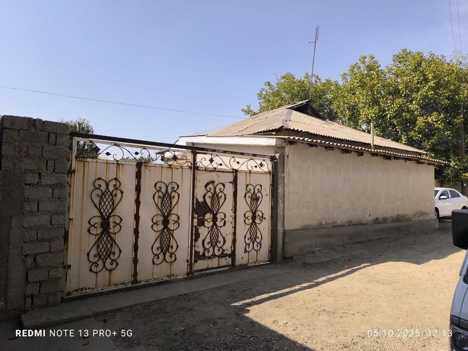 Xovli uyimiz sotiladi 8 sotiqa joylashgan