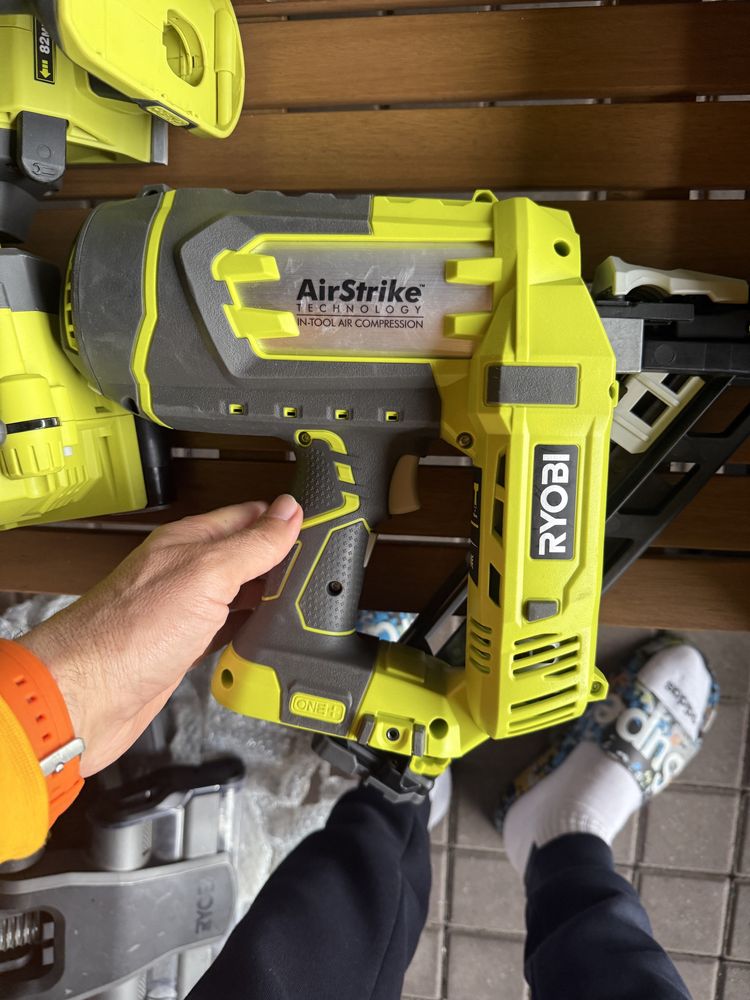 Pistol cuie electric RYOBI Airstrike R15GN18-0, 18 V