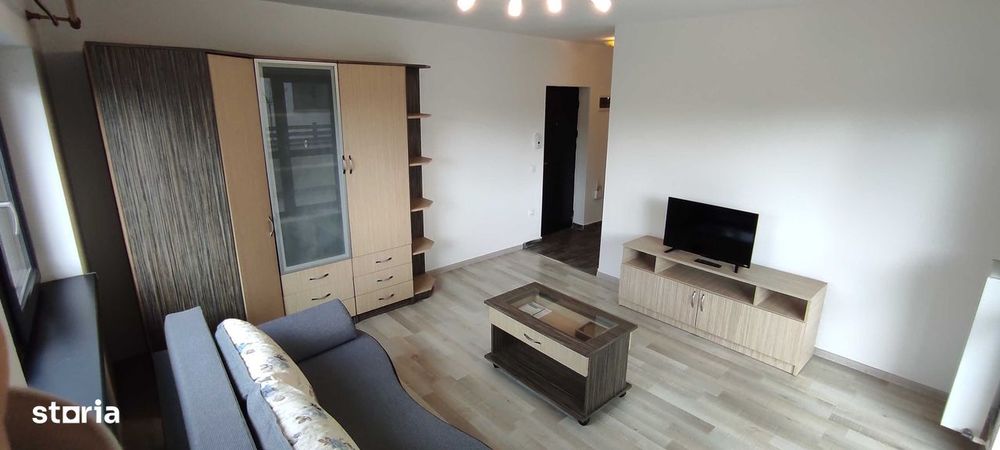 Garsoneră cu grădină de închiriat în Sanpetru!