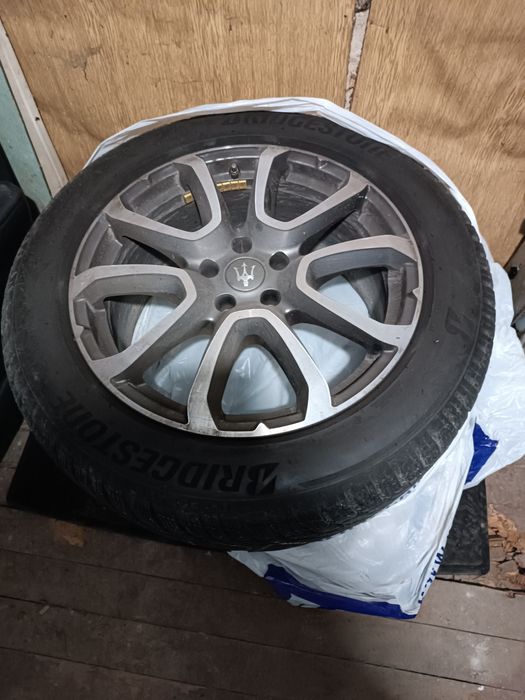 Джанти с гуми   265/50/19 5х114.3 Bridgestone