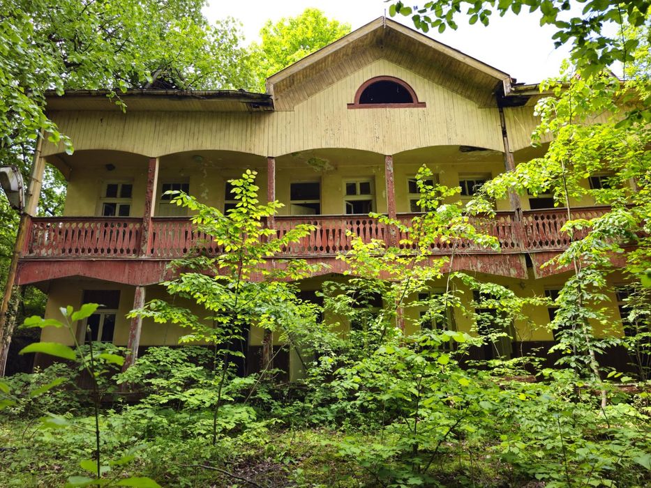 Продаваме бивш хотел-ресторант и поземлен имот в кв. Водици-гр.Габрово