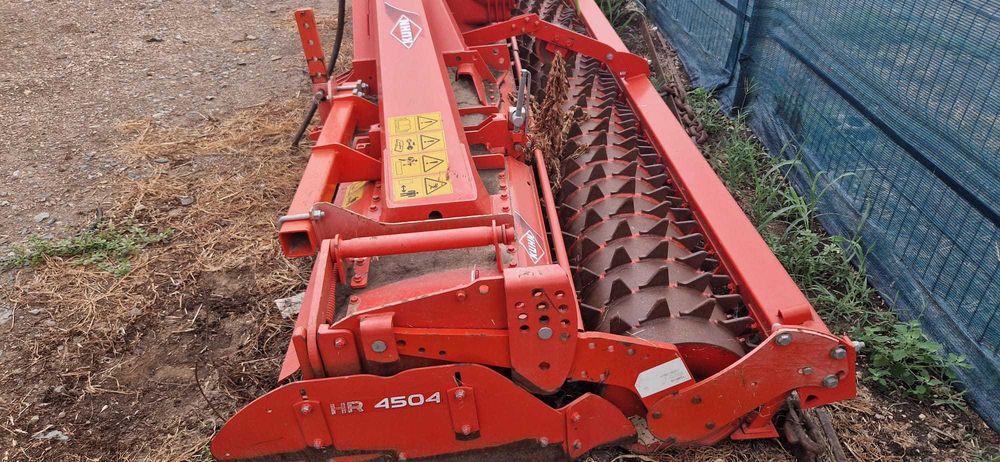 Grapa Rotativa Freza Kuhn Hr4504D