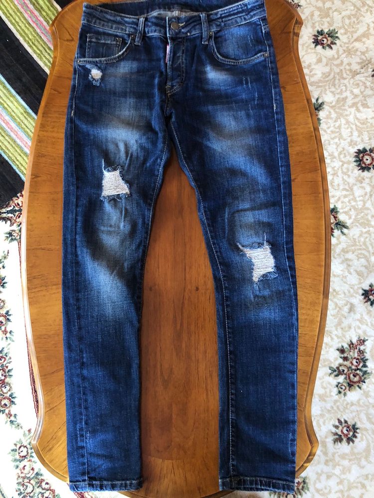 Blugi dsquared marimea s 42