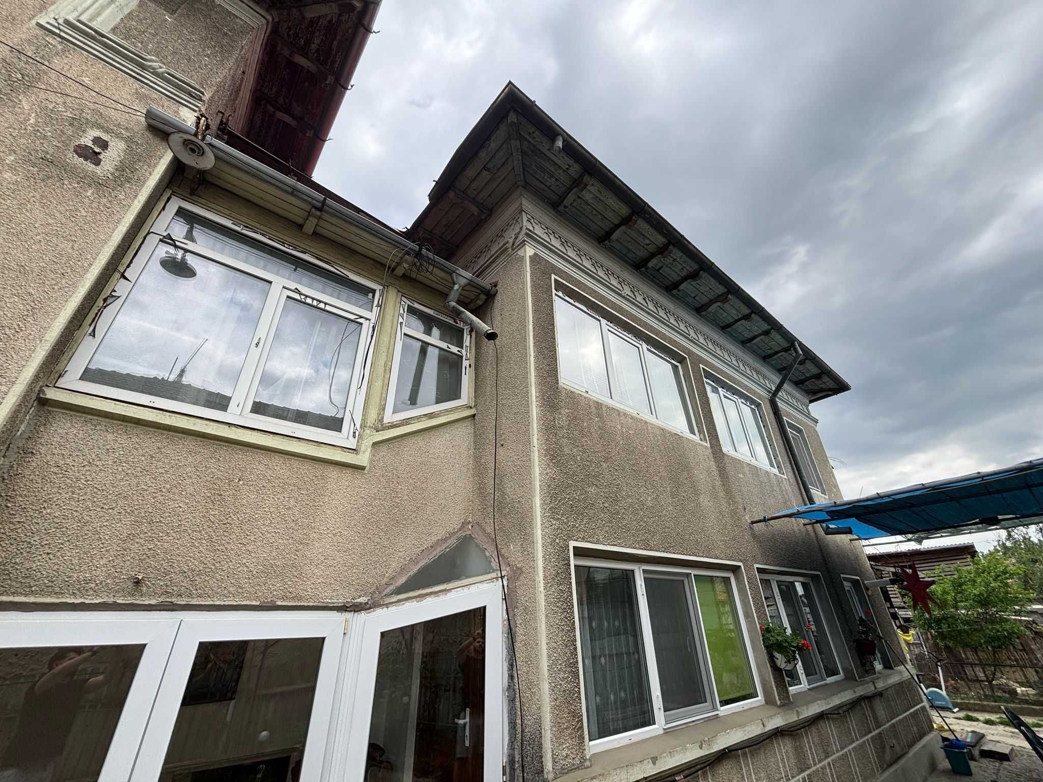 Proprietar vand apartament in vila si curte pe strada Clujului