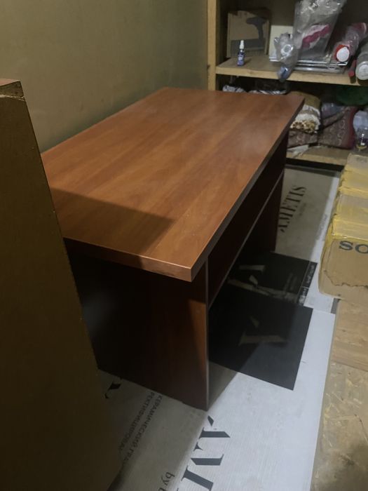 Продам.       стол