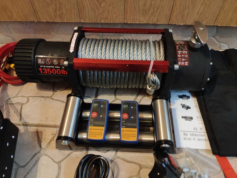 Troliu 12V 13500LBS AUTO / PLATFORMA 12V (6.2T) + 2 Telecomenzi NOU