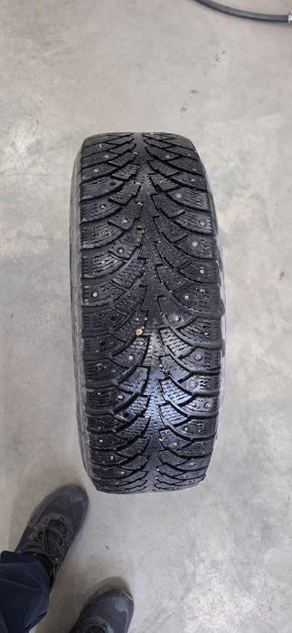 Зимние шины R15, состояние удовлетворитьельное