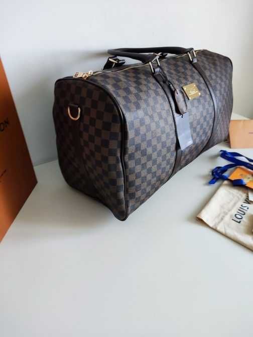in stoc voiaj, geanta sport Louis Vuitton 56-53