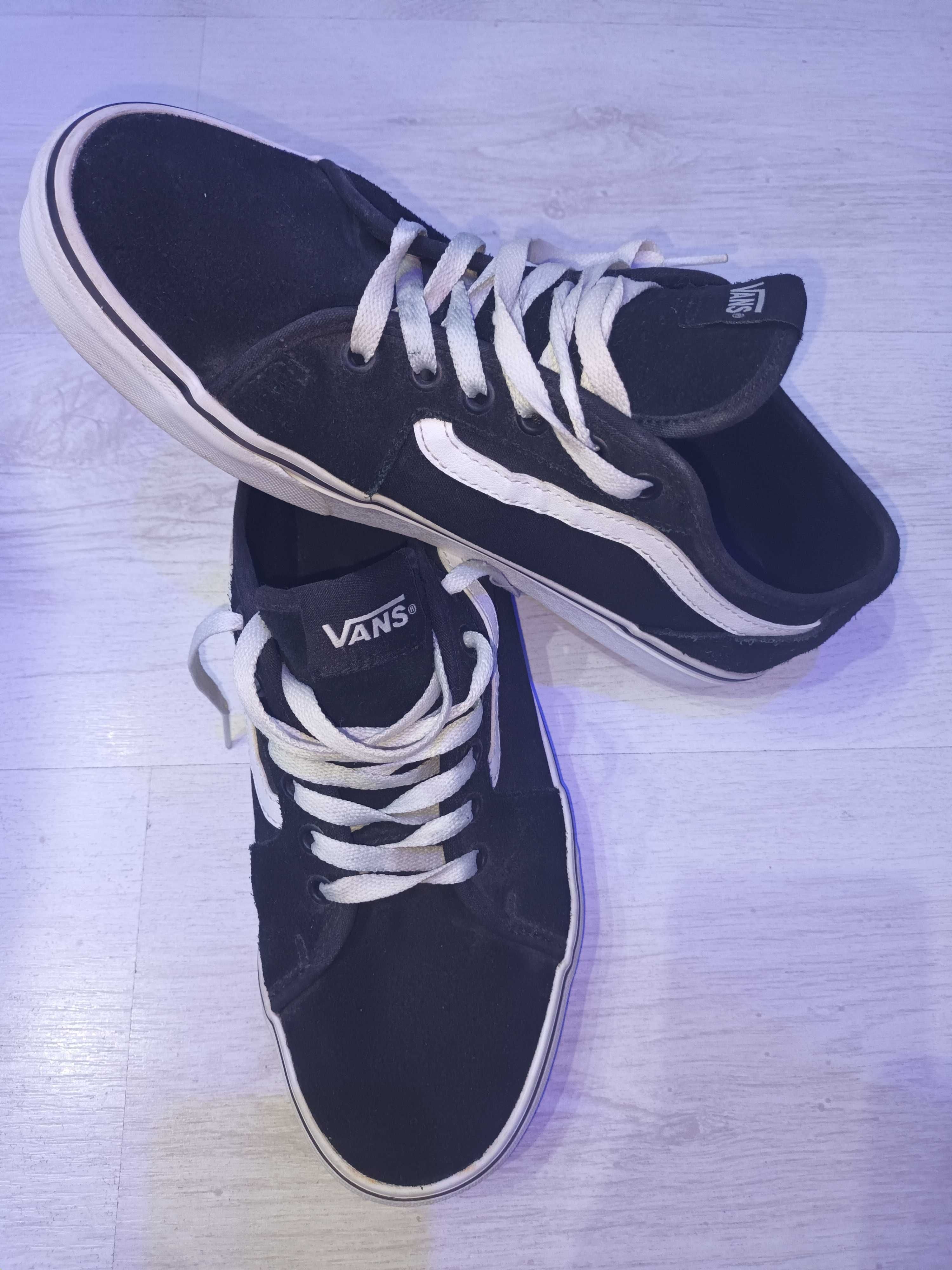 Мъжки кецове Vans