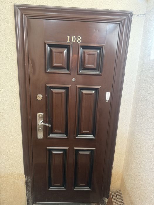 Железная дверь состояние идеальное