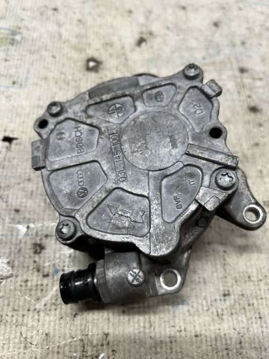 pompa vacuum volkswagen touran 2.0 motorina 2012
