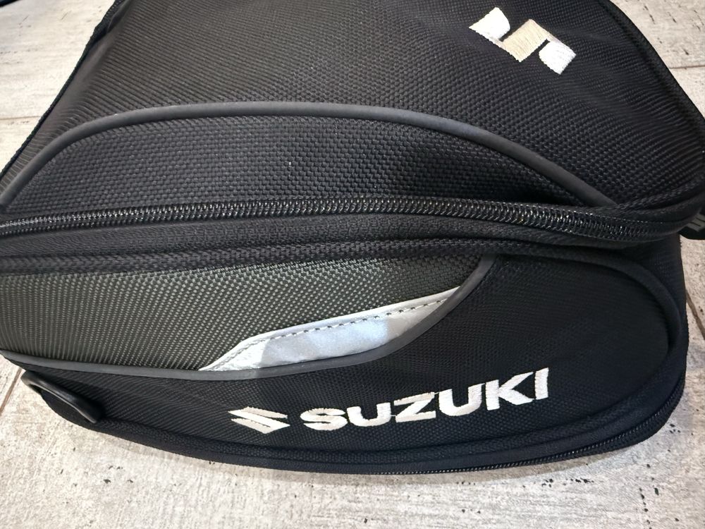 Захват за резервоар  с чанта за Suzuki - оригинален.
