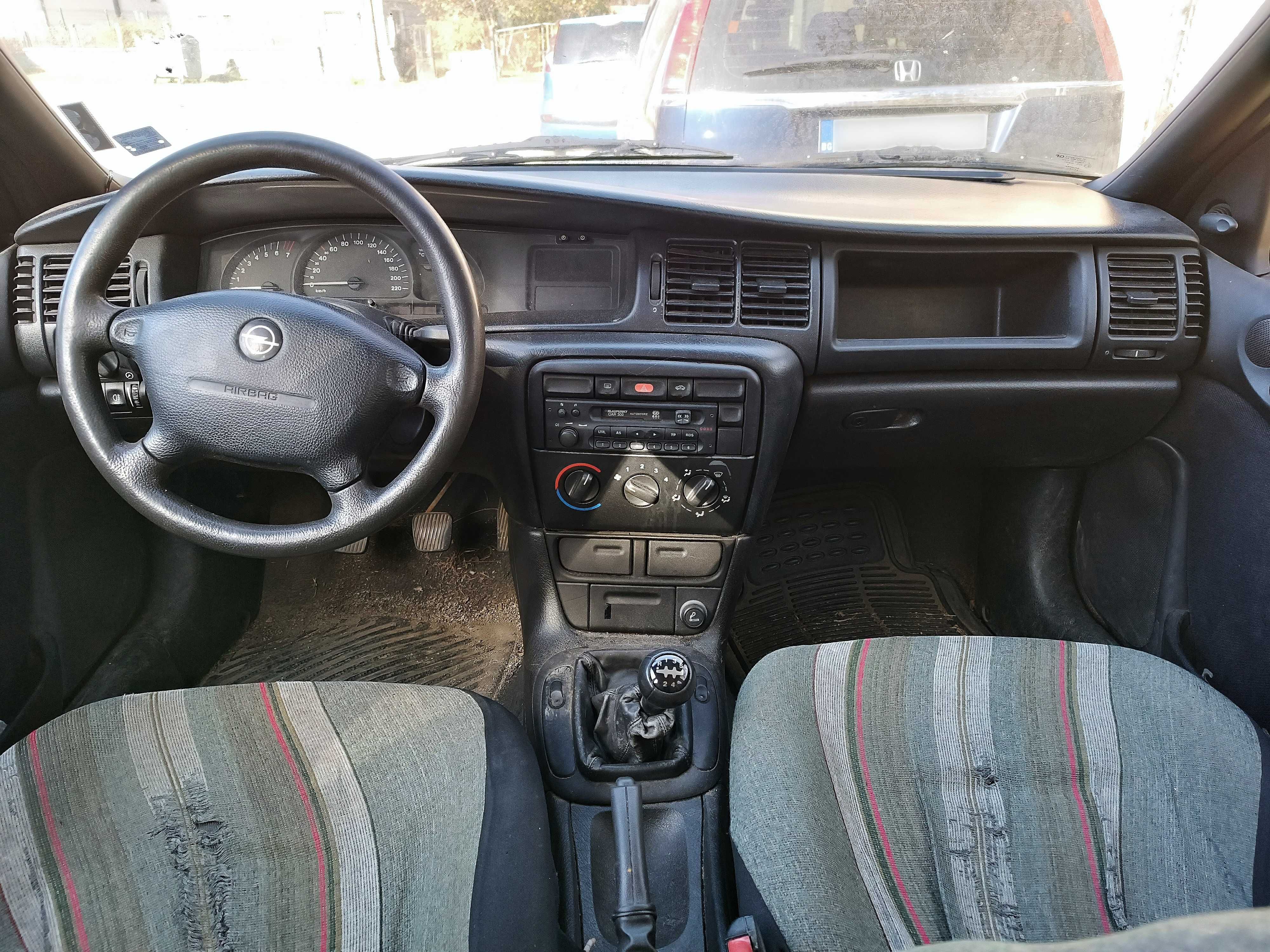 Opel Vectra B 1.6 Бензин/Газ (75 кс.) 1998 за части