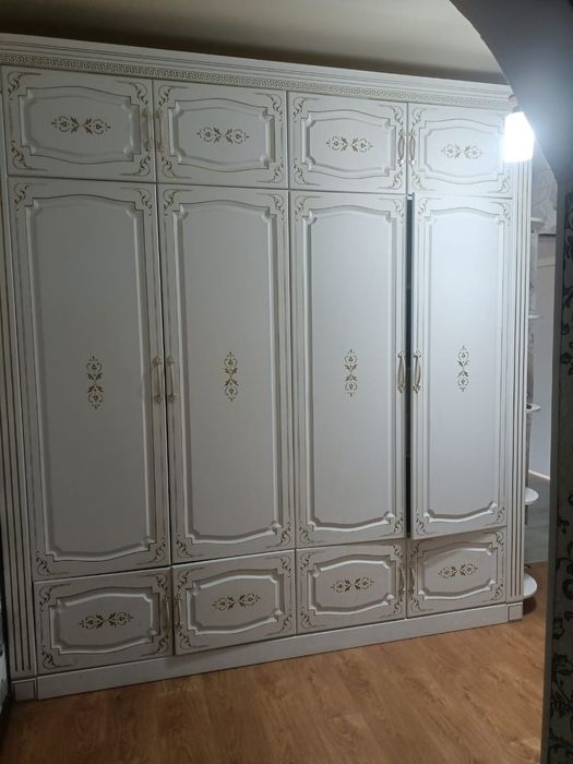 Продаю шкаф хорошем состояние