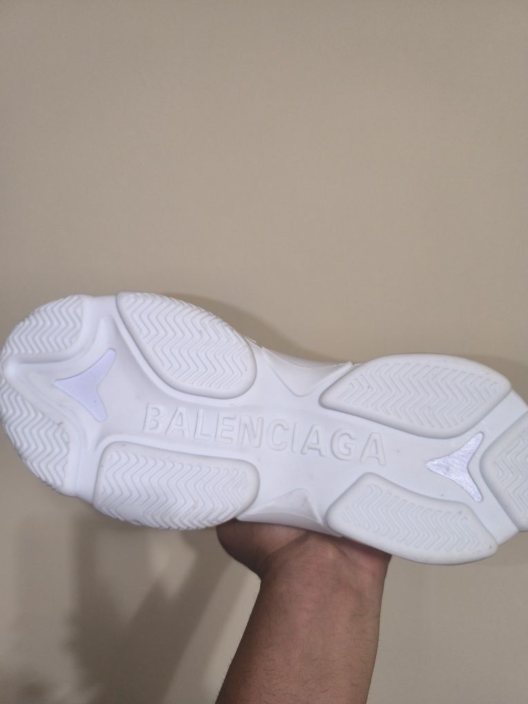 Adidasi Balenciaga triple S alb și negru full de la 36 la 44