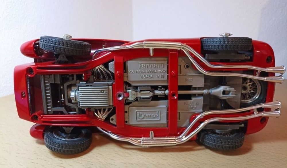 Ferrari testarossa bburago 1:18