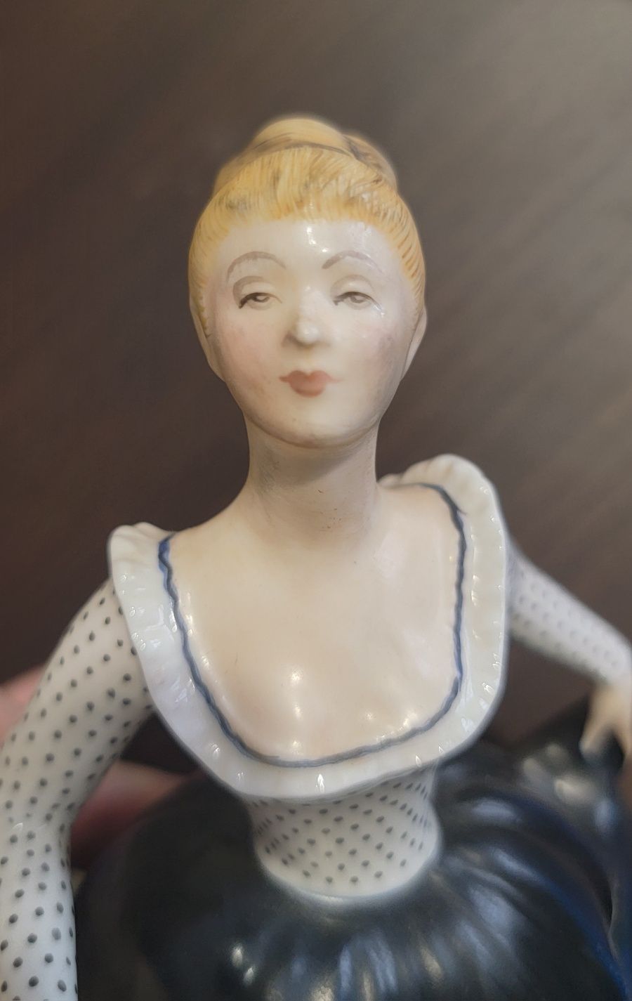 Порцеланова фигурка - Лиза. Doulton & Co