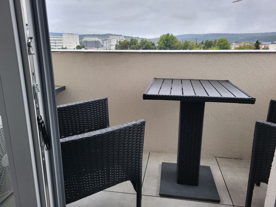 Închiriez apartament 2 camere- nou, Maurer