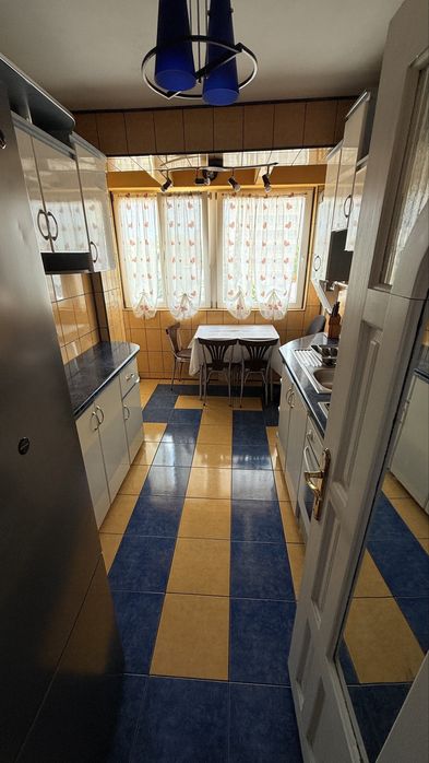 Inchiriez apartament 3 camere bucovina centru comercial