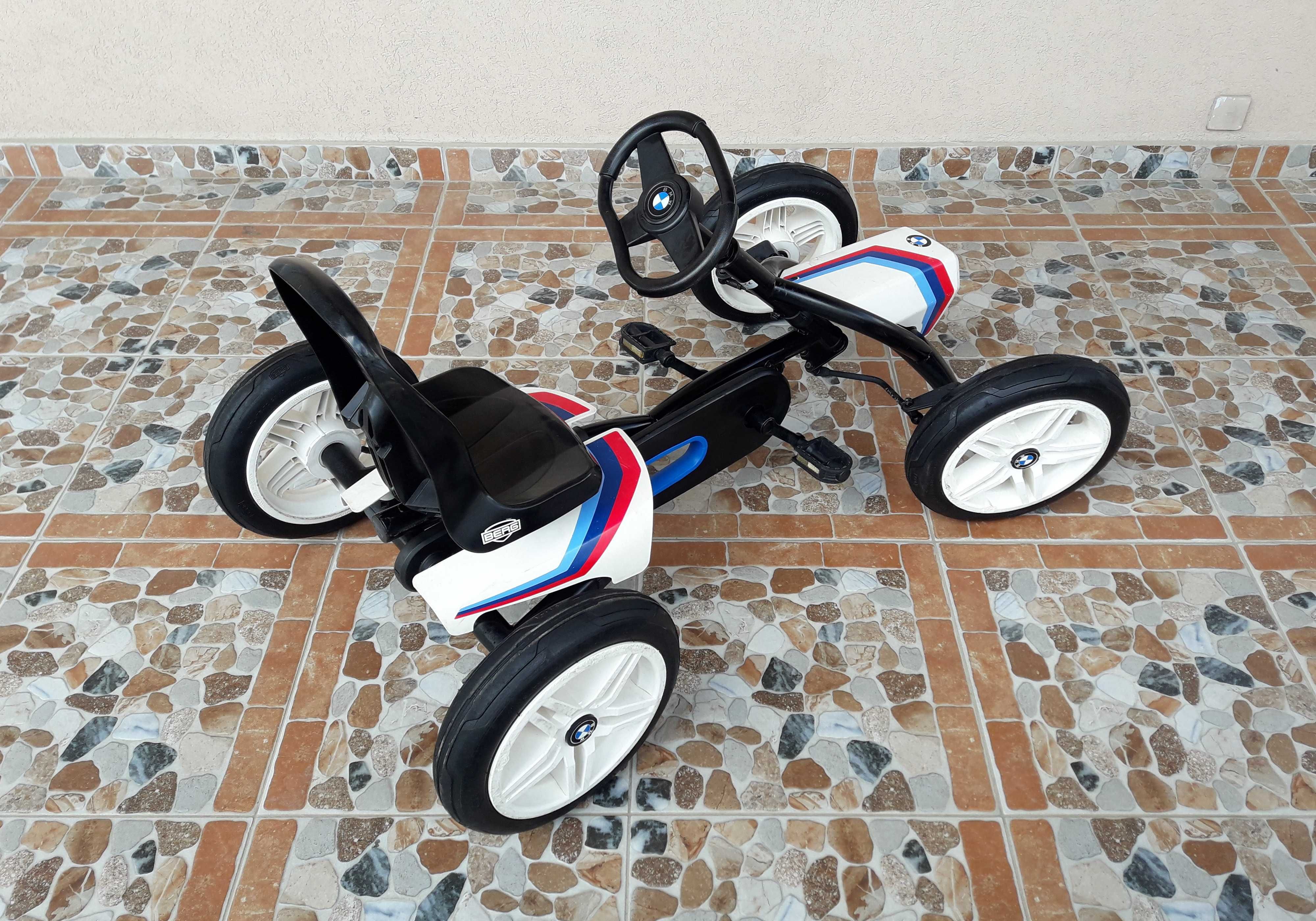 Cart (kart) cu pedale pentru copii BERG Buddy BMW Street Racer -alb