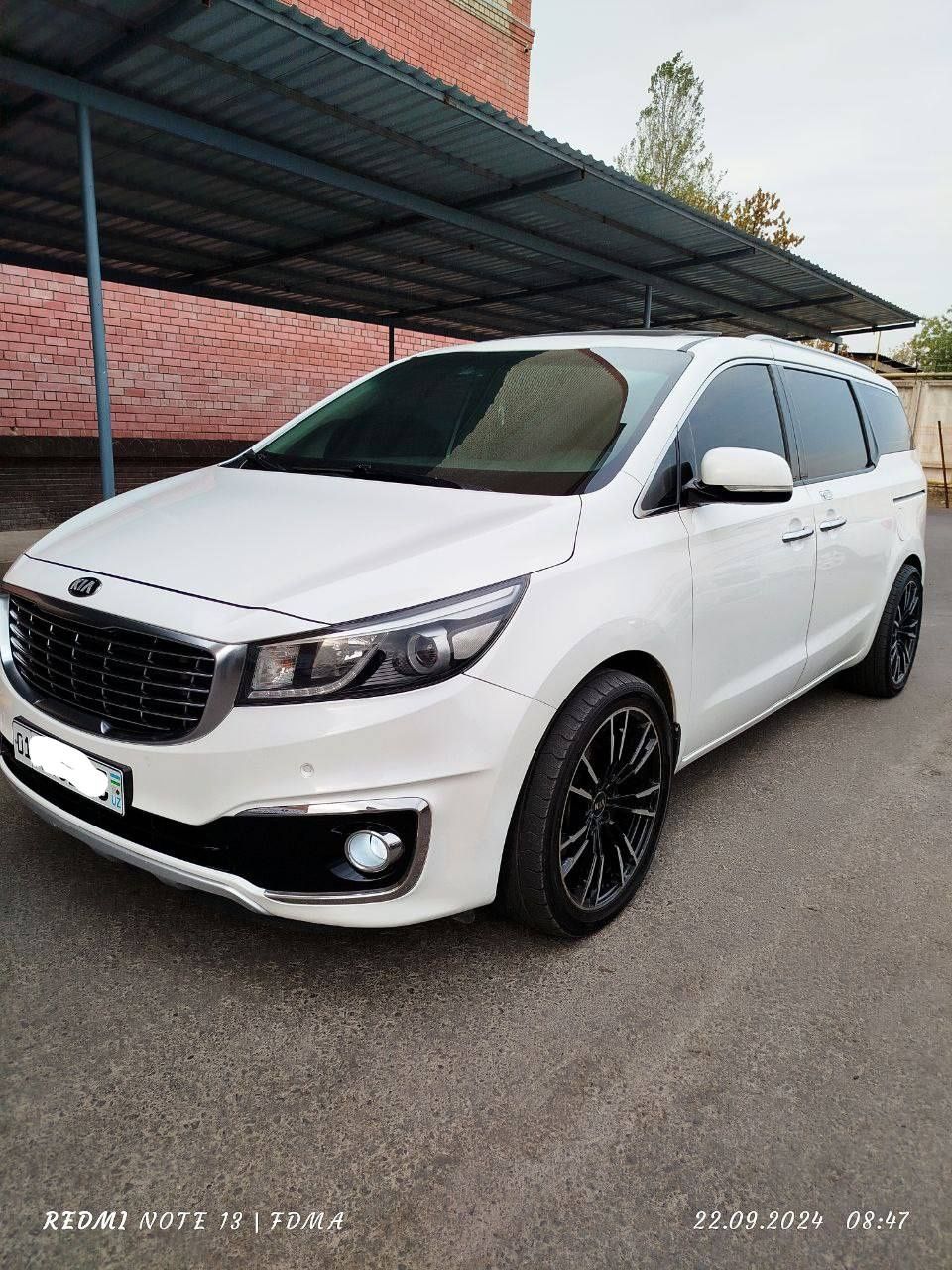 Продам Kia Carnival