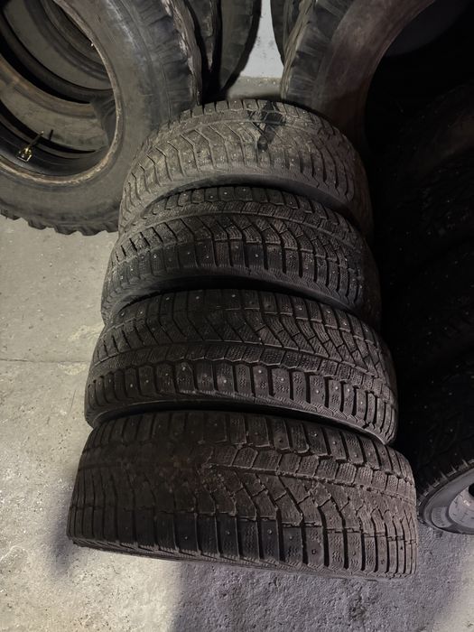 Продам зимнюю резину viatti 205/65/15