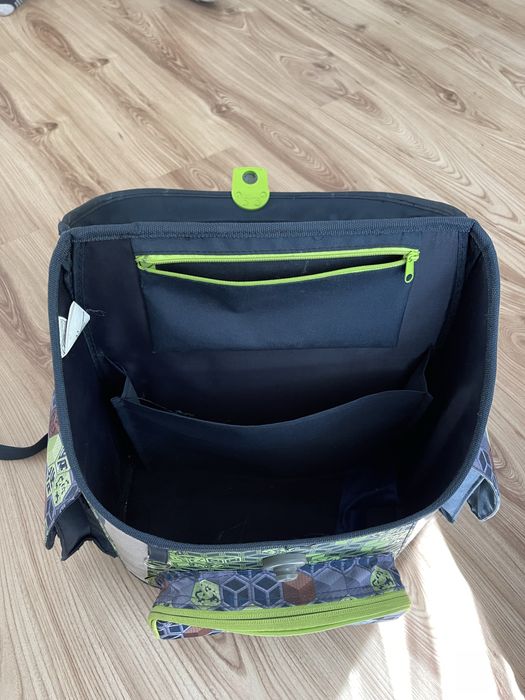 Ученическа чанта / раница