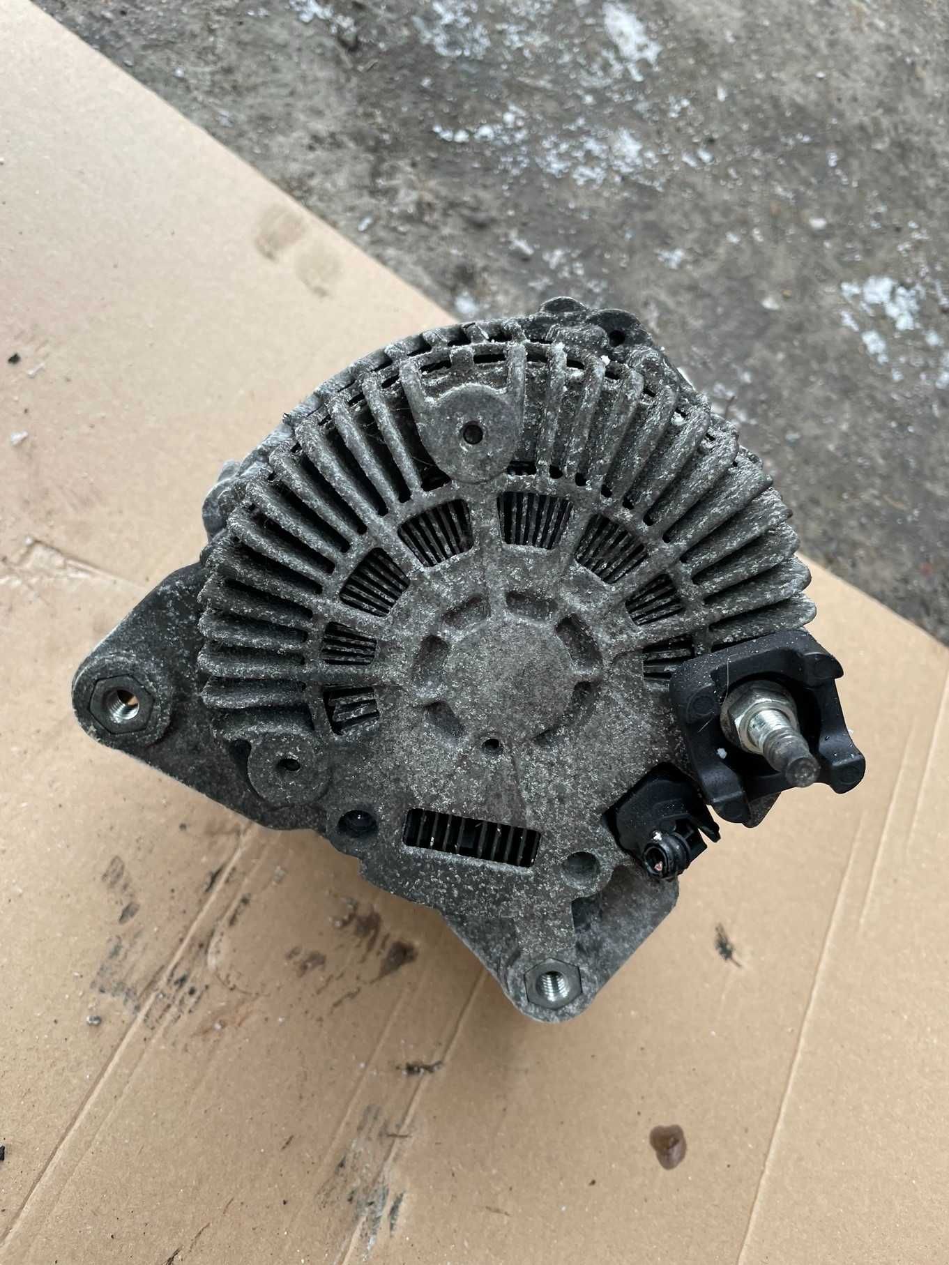 Alternator Renault Laguna 3 2.0 DCI