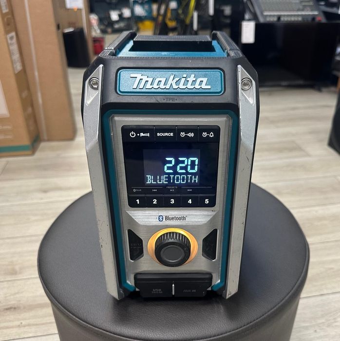 Amanet F28: Boxa Makita DMR114 Radio Bluetooth