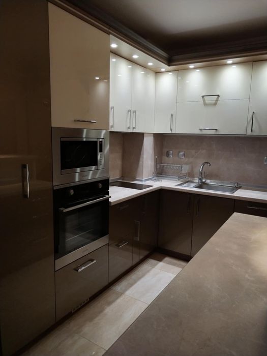 Продава се Тристаен апартамент в Бургас, Сарафово - 116 кв.м за 1983 €/кв.м - Снимка #2