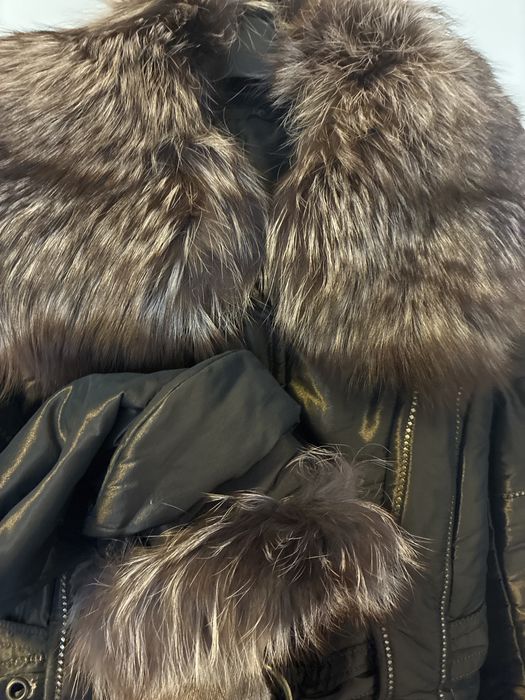 Geaca/ Haina cu blana naturala de vulpe la guler si mansete!
