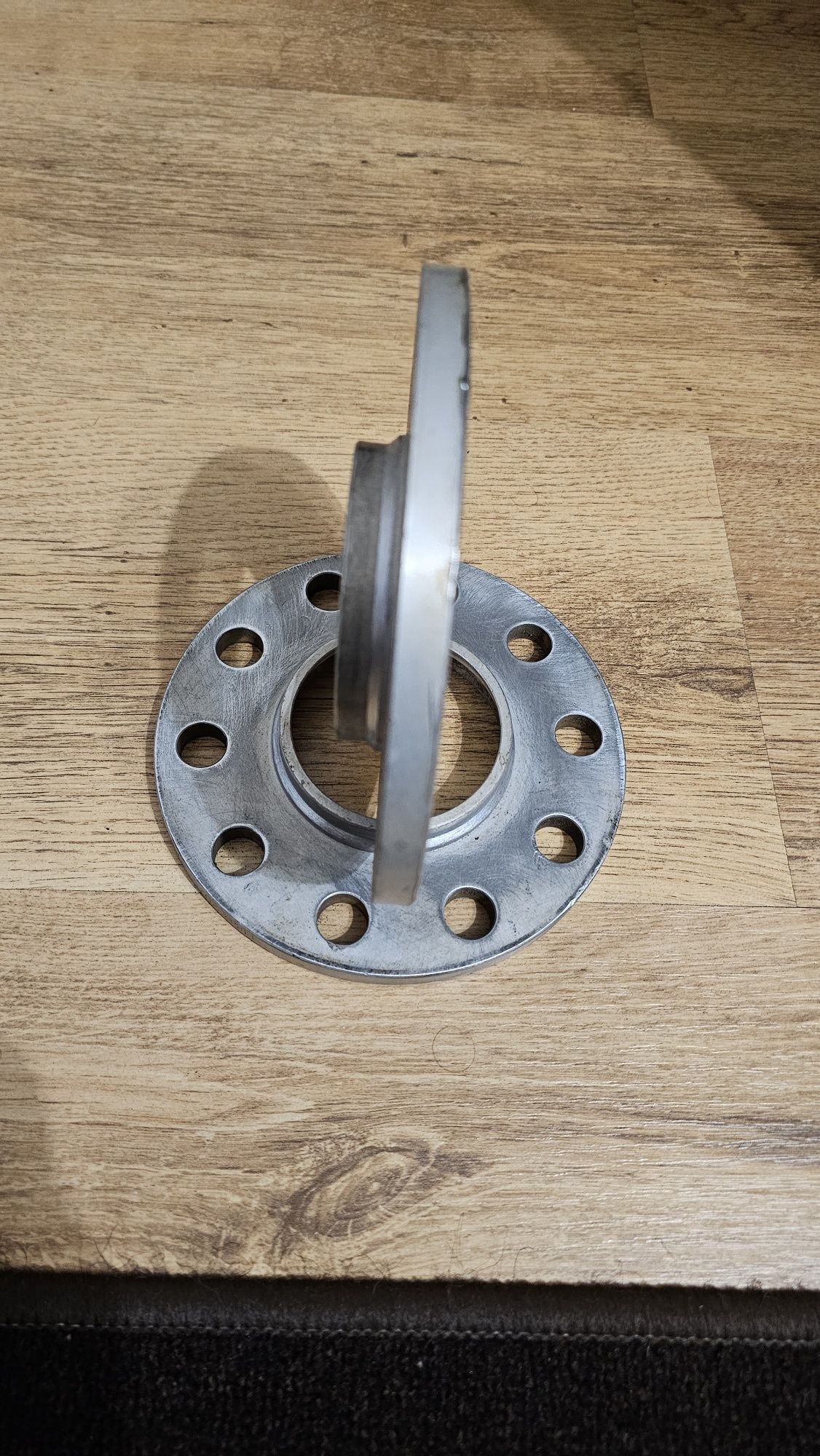 Продавам Фланци 5х120