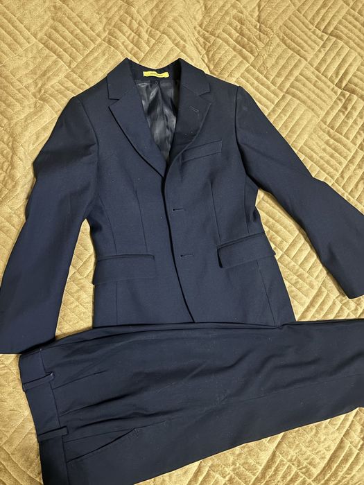 Продам костюм с брюками на 1-2 класс