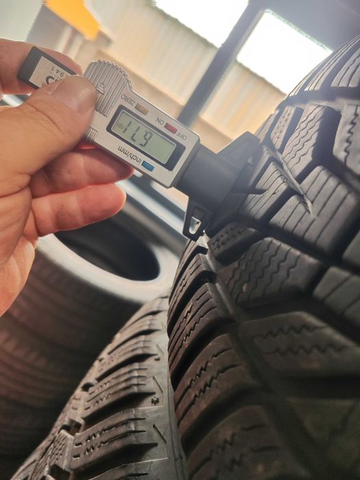 4бр.зимни гуми 215/60/17 Hankook