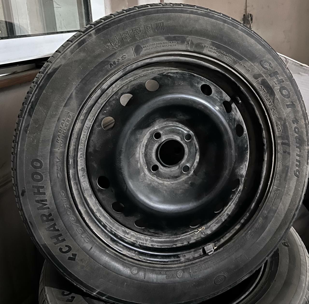 Balon 215/60R16 holati yaxshi