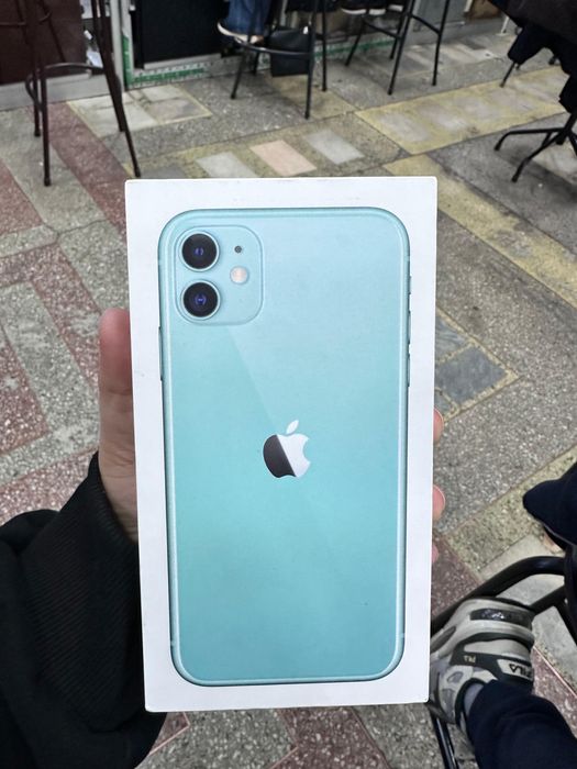 Айфон 11.