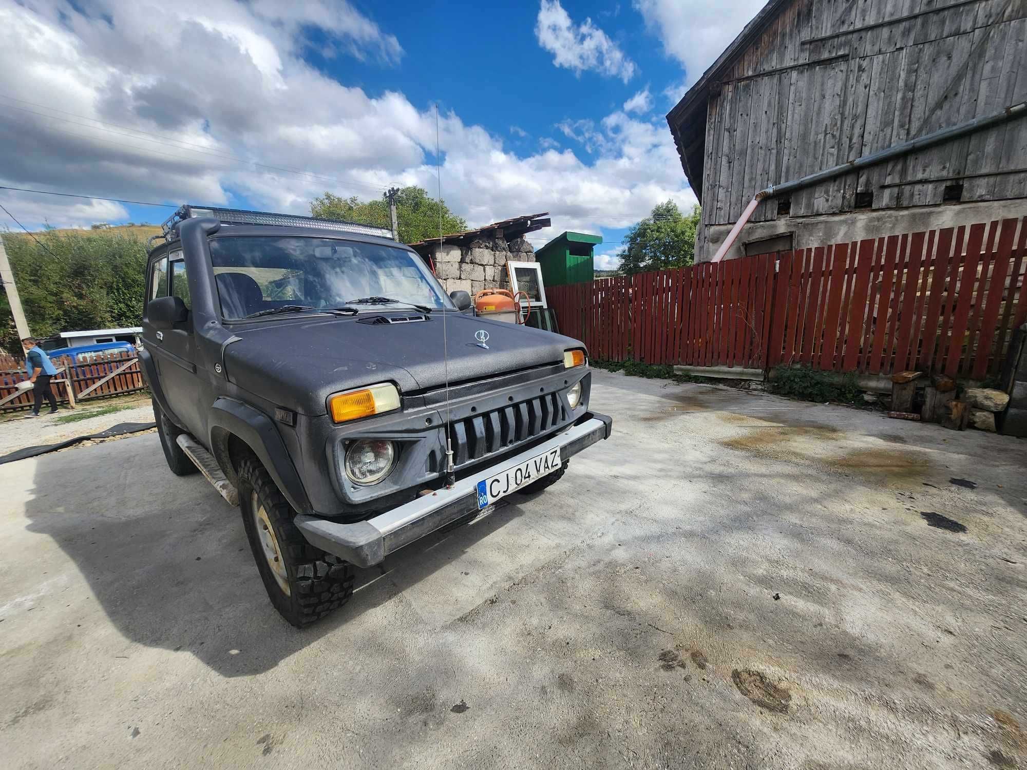 Vând sau schimb Lada Niva