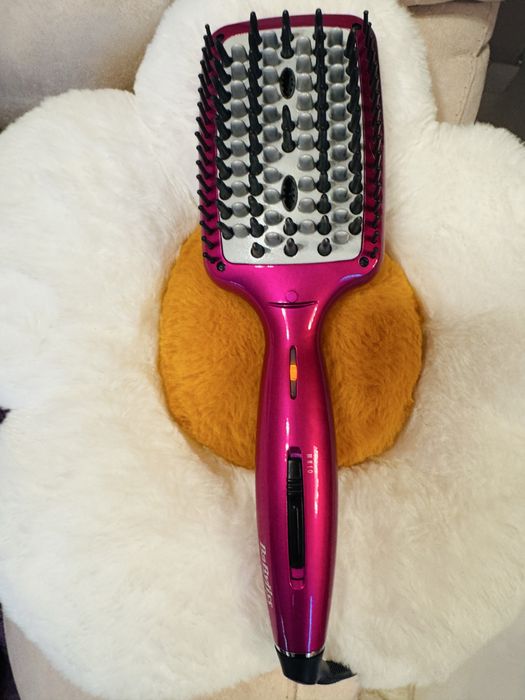 Perie electrică BaByliss pentru îndreptat părul – stare bună
