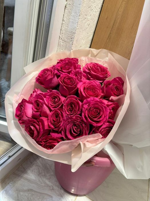 Срочно продам цветы и шарики. Каждый букет цветов по 15 тысячи.