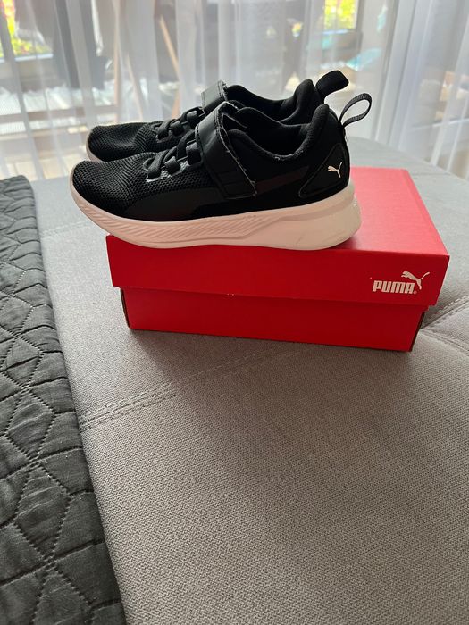 Маратонки PUMA размер 28,5 стелка 17 см