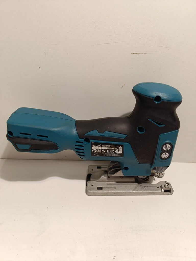 Circular pendular Makita DJV181