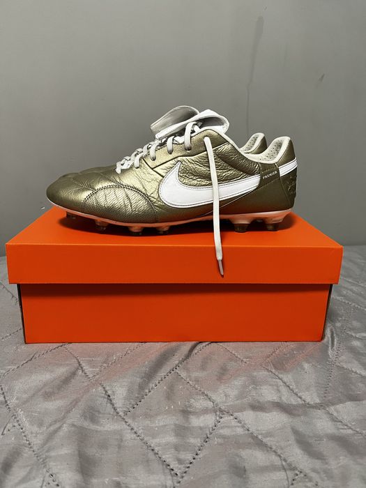 Футболни бутонки Nike premier