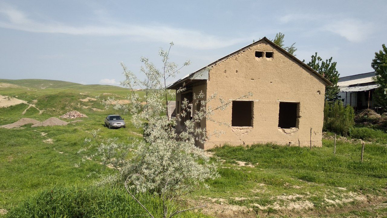 Ohongoranda yer uchastka sotiladi