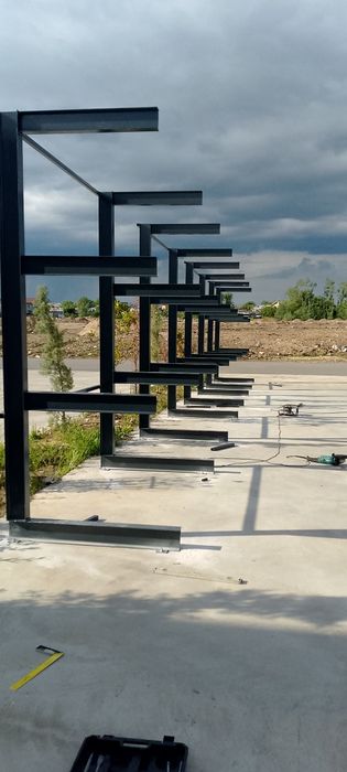 Vindem candilevere metalice