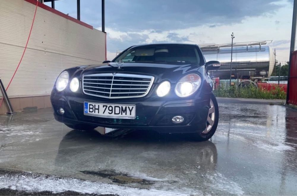 Mercedes E-Class W211