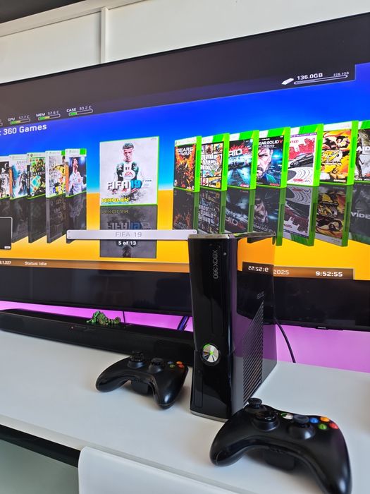 XBOX 360 slim Modat RGH + 2 MANETE + JOCURI