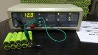 Професионално зарядно устройство/анализатор за пакети от акумулаторни